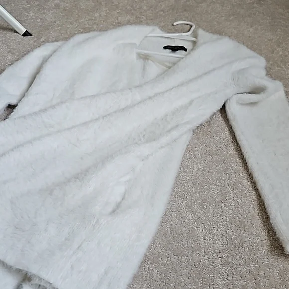 Banana Republic Cardigan - Picture 3 of 3